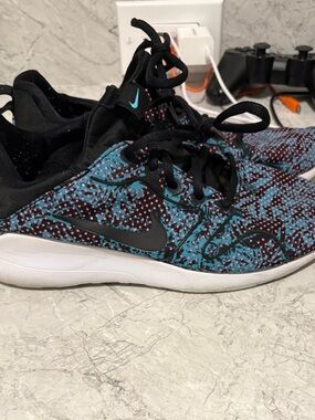 Nike Teal and Pink Dotted Training Sneakers